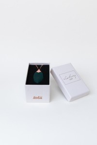 Liberty mini wibrator dyskretny - zielony liść naszyjnik - 7