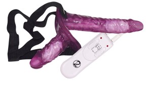 Strap-on podwójny z wibracjami – przewodowy, realistyczny, 10/18 cm - 2