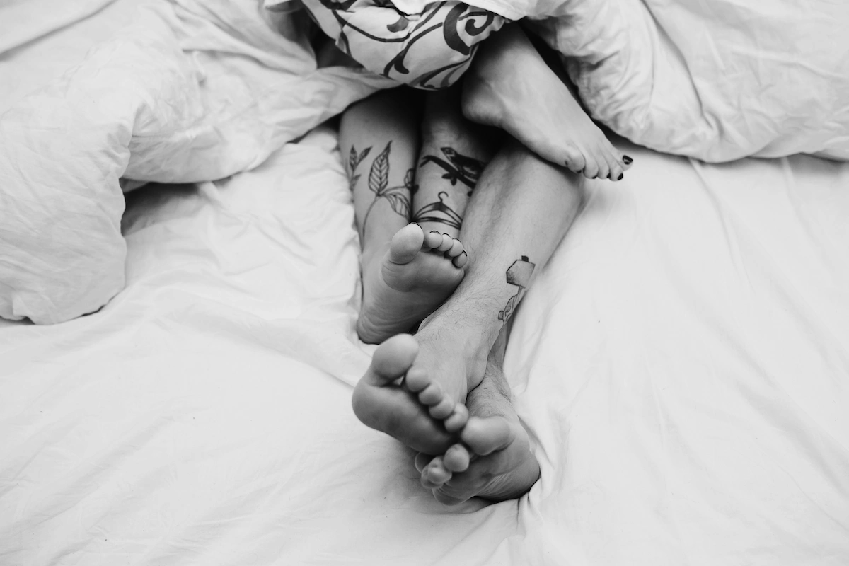 Najlepsze pozycje seksualne dla mężczyzn z małym penisem